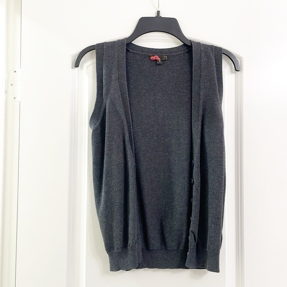 Forever 21 gray sleeveless knit cardigan - Picture 1 of 4